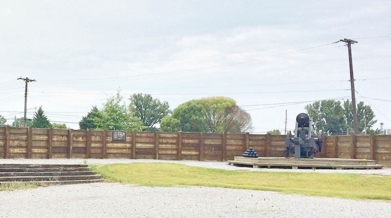 Marker and cannon in southeast corner of fort.. Click for full size. Marker and cannon in southeast corner of fort. image. Click for full size.