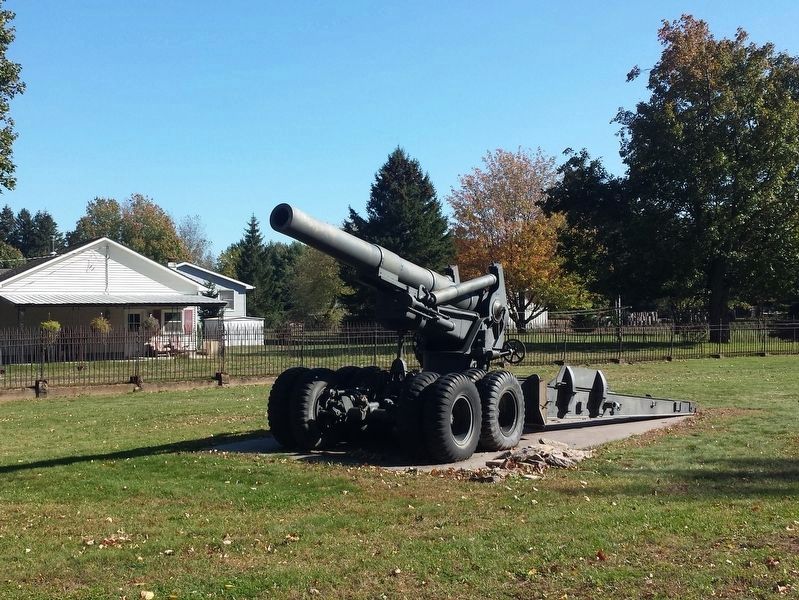 An 8-inch Howitzer at Sackets Harbor Military Cemetery image. Click for full size.