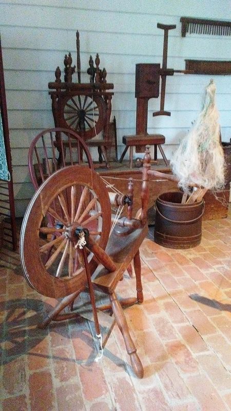 Weaving Shop Exhibits image. Click for full size.