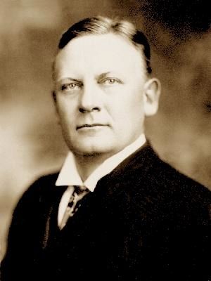 Luther Egbert Hall (August 30, 1869 – November 6, 1921) image. Click for full size.