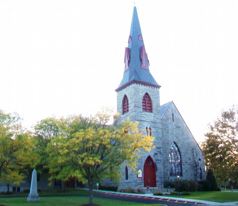 Shelburne United Methodist Church and Memorial image. Click for full size.