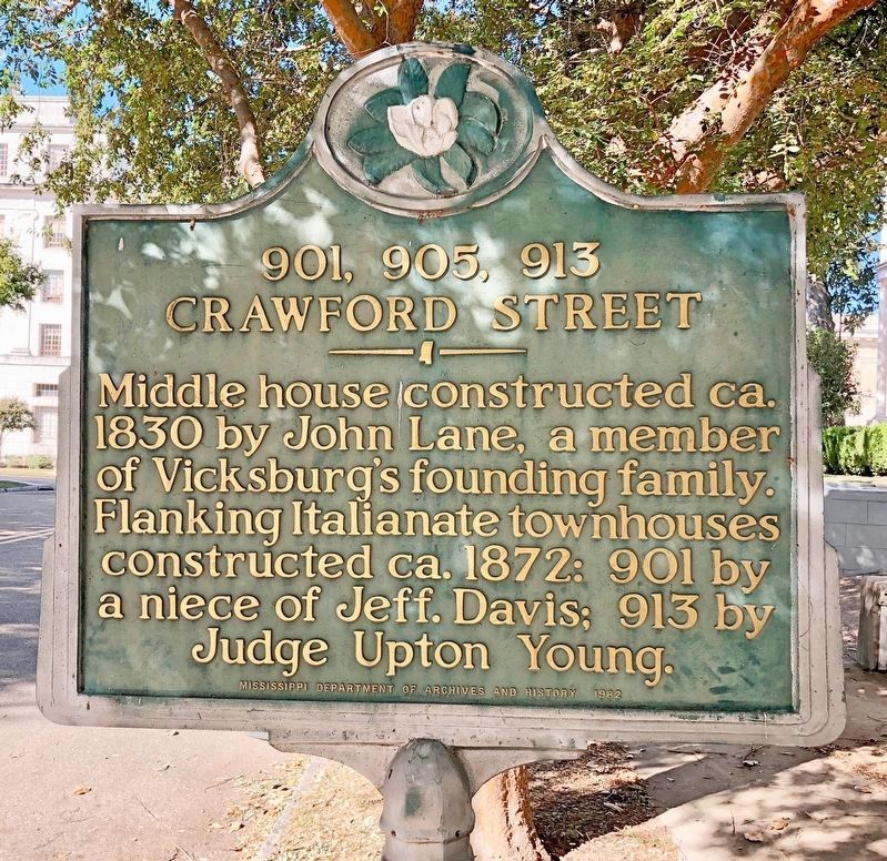 901, 905, 913 Crawford Street Marker. Click for full size. 901, 905, 913 Crawford Street Marker image. Click for full size.