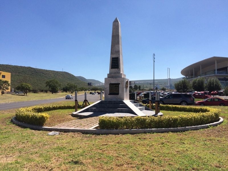 Monument to the 1914 Heroes of Veracruz Monument and markers. Click for full size. Monument to the 1914 Heroes of Veracruz Monument and markers image. Click for full size.