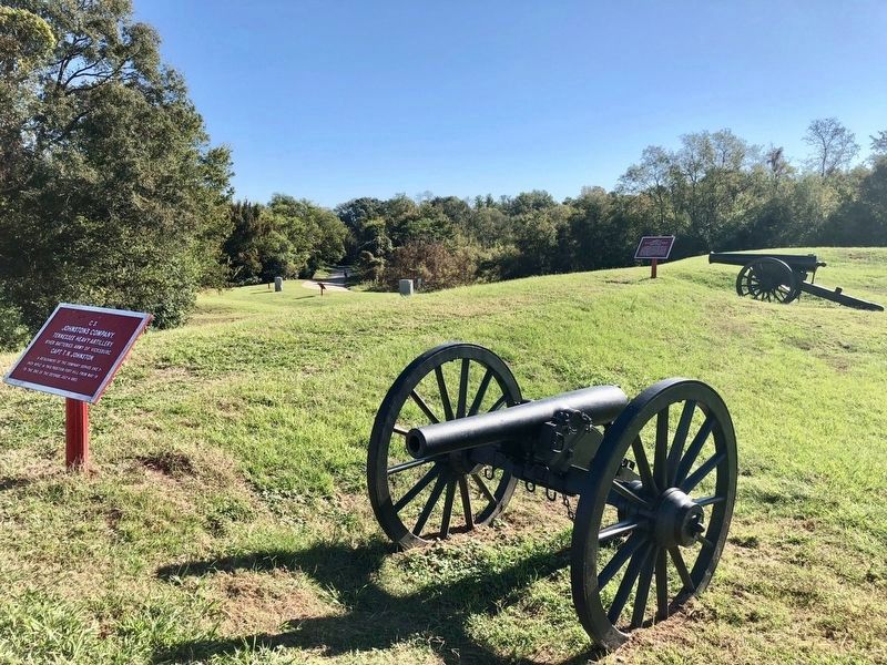 Marker and 3-inch rifle atop Fort Hill. image. Click for full size.