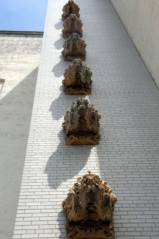 Pilaster Capitals image. Click for full size.