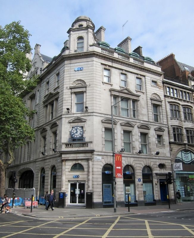 Thomas Earnshaw Marker - Wide View image. Click for full size.