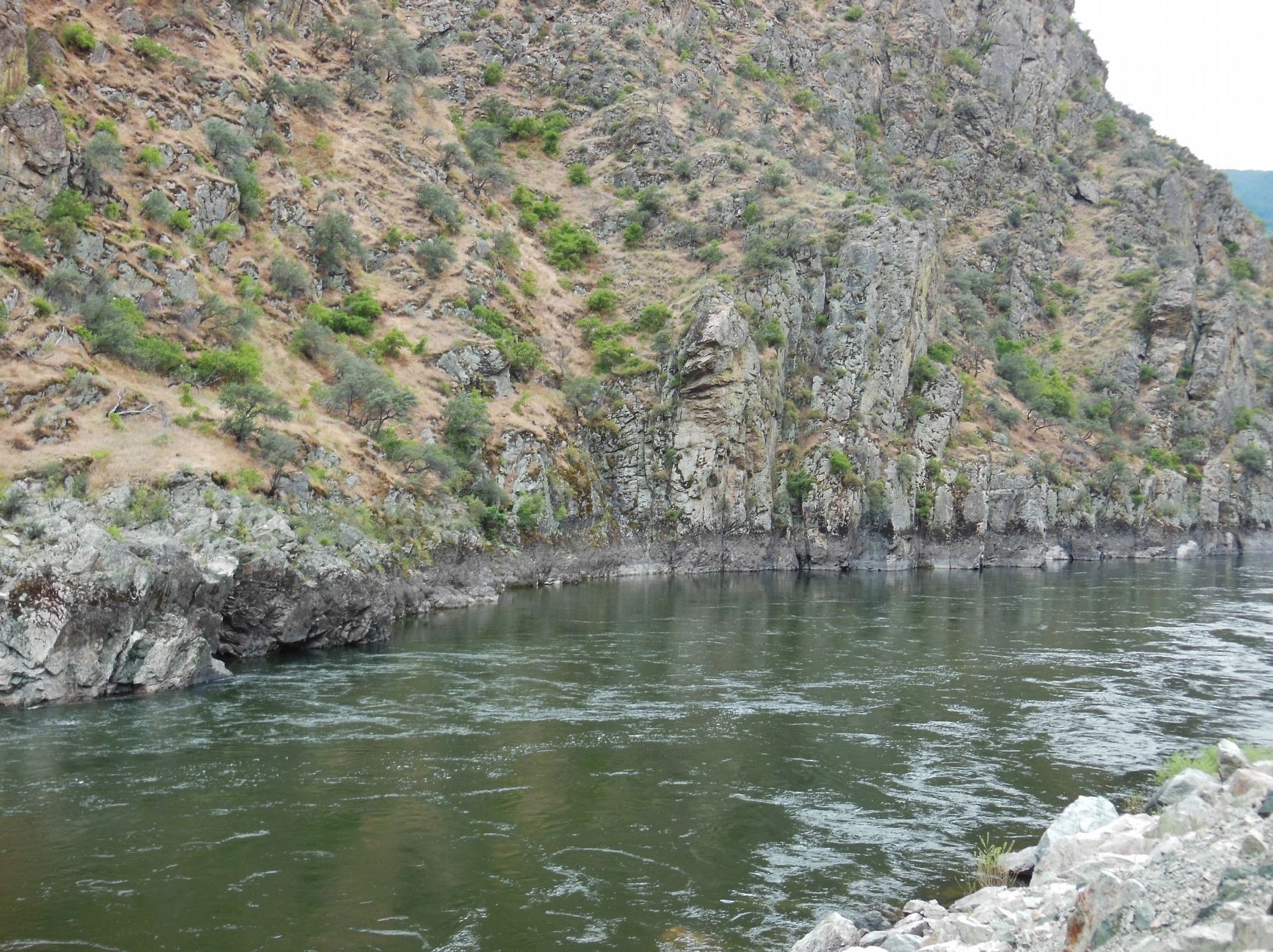 Salmon River Canyon (<i>view looking north from the marker</i>) image. Click for full size.