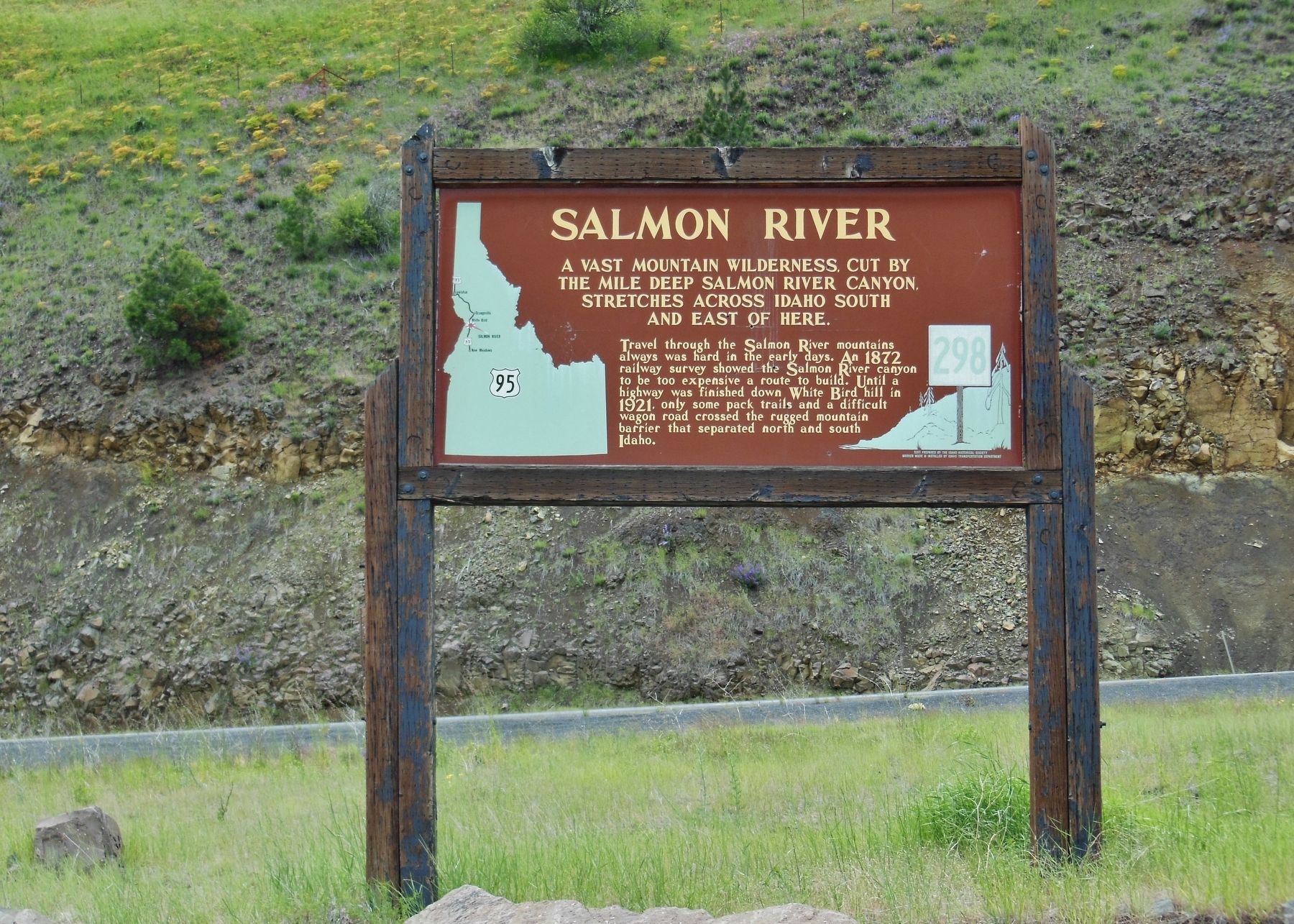 Salmon River Marker (<i>wide view</i>) image. Click for full size.