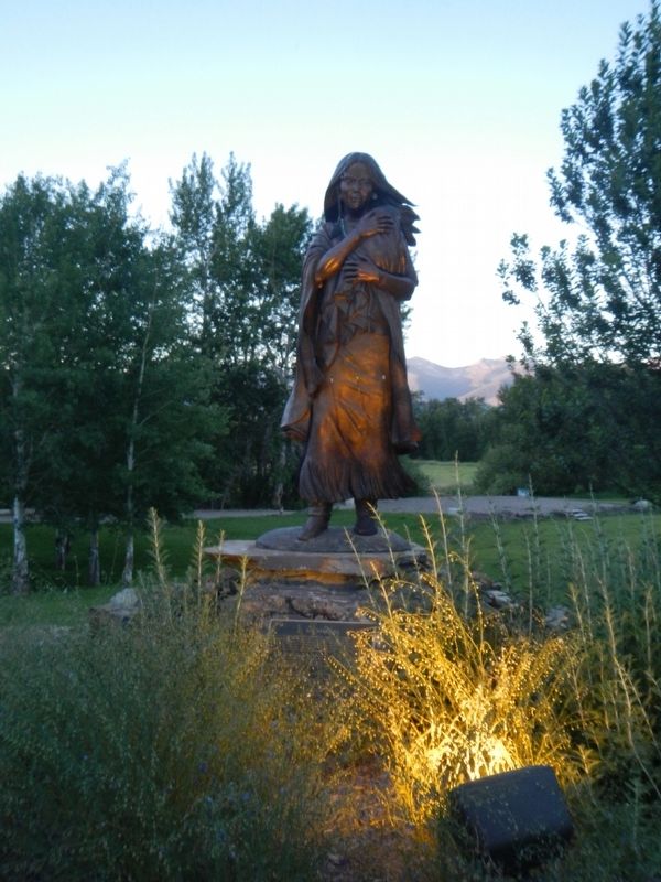Sacajawea Statue and Marker image. Click for full size.