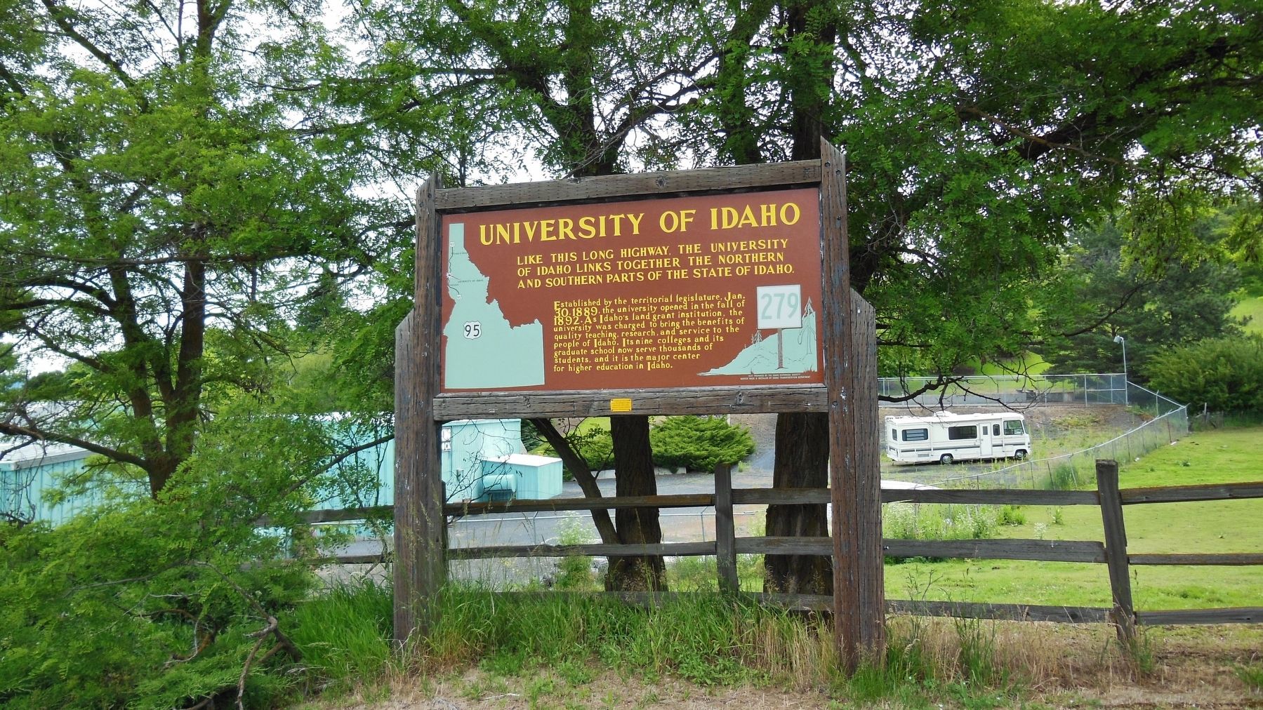 University of Idaho Marker (<i>wide view</i>). Click for full size. University of Idaho Marker (<i>wide view</i>) image. Click for full size.