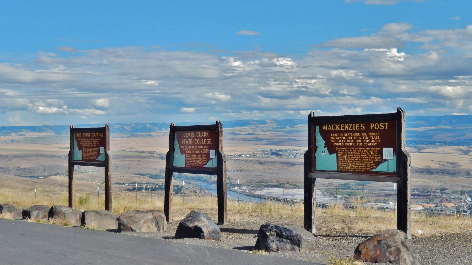 Mackenzie's Post Marker (<i>wide view showing adjacent markers</i>). Click for full size. Mackenzie's Post Marker (<i>wide view showing adjacent markers</i>) image. Click for full size.