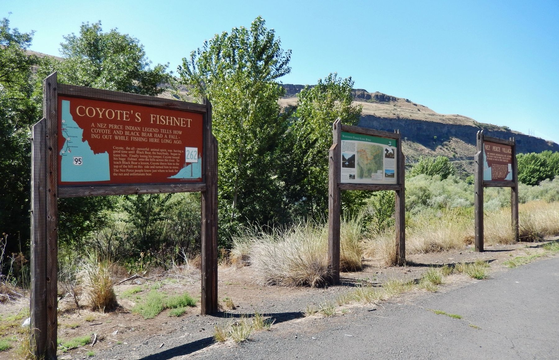 Nez Perce Village Marker (<i>wide view showing adjacent markers</i>) image. Click for full size.