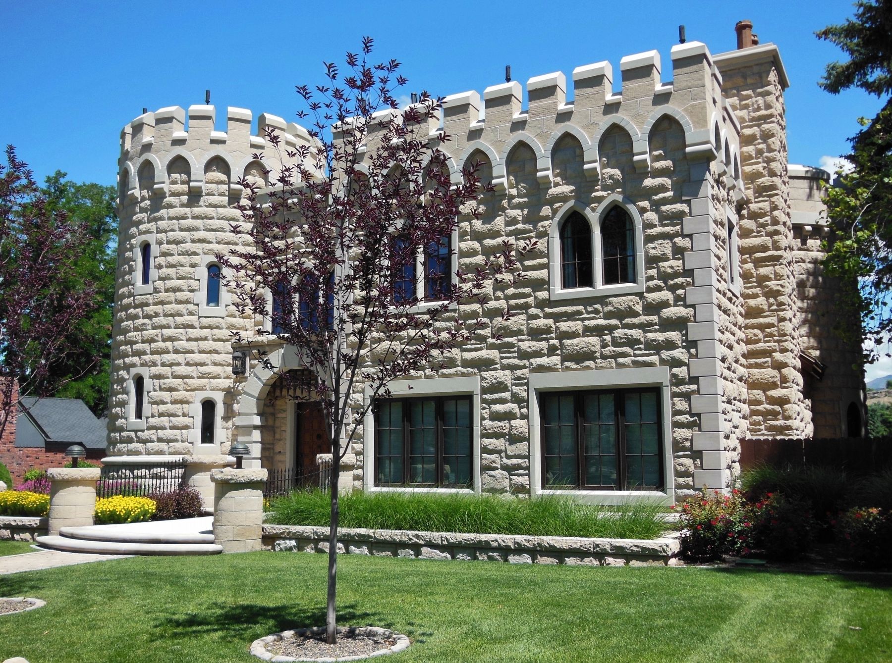 Warm Springs Castle. Click for full size. Warm Springs Castle image. Click for full size.