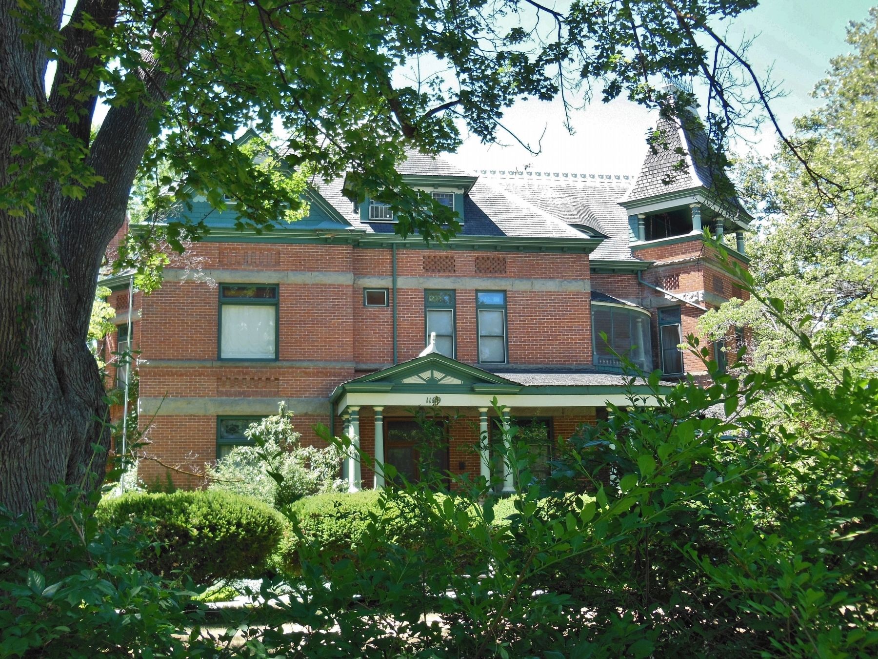 1891 C. W. Moore Residence (<i>pictured on the marker</i>). Click for full size. 1891 C. W. Moore Residence (<i>pictured on the marker</i>) image. Click for full size.