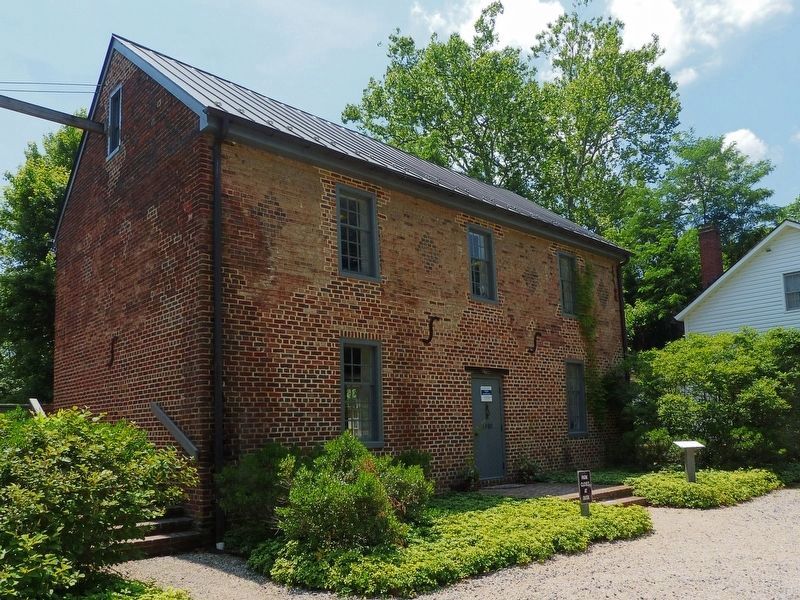 The Granary / Visitor Center at Aldie Mill image. Click for full size.