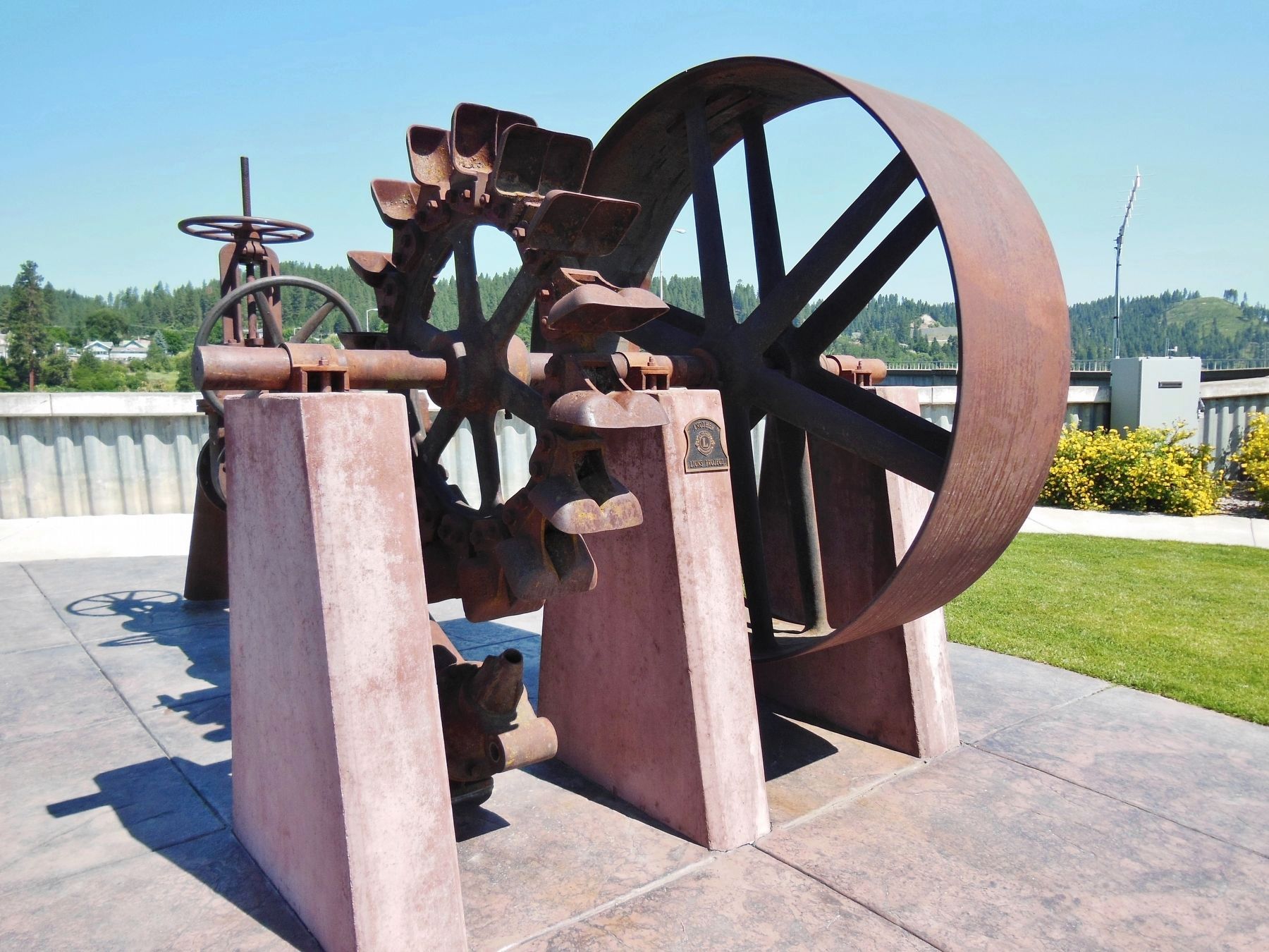 Pelton Wheel. Click for full size. Pelton Wheel image. Click for full size.