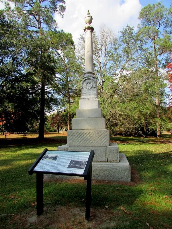 Monument to Kershaw Countys Confederate Dead Marker image. Click for full size.