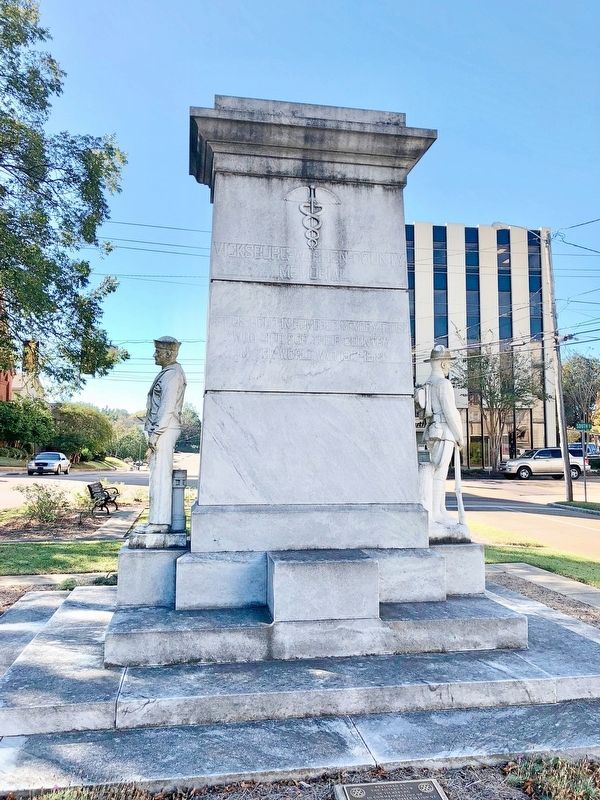Vicksburg-Warren-County Memorial (same inscription as opposite side). image. Click for full size.