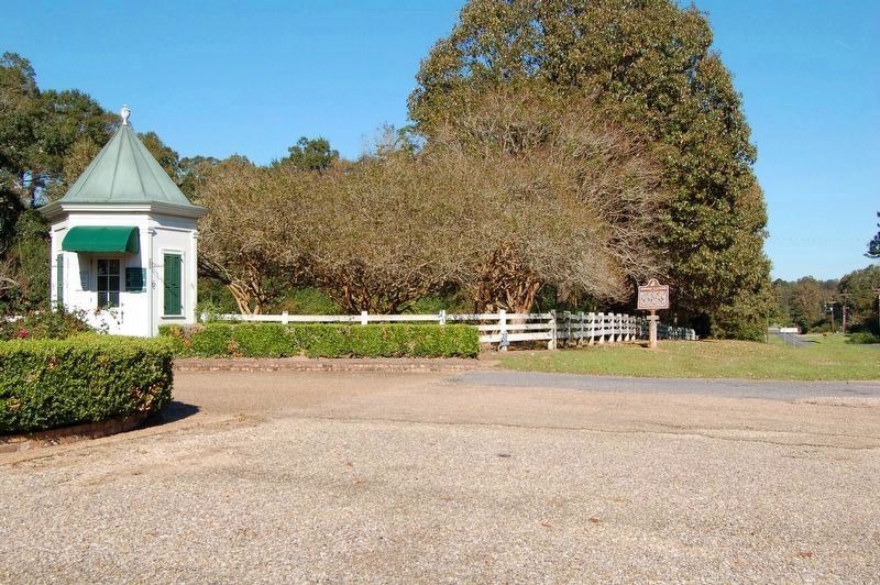 Rosedown Plantation Marker and entrance to site image. Click for full size.