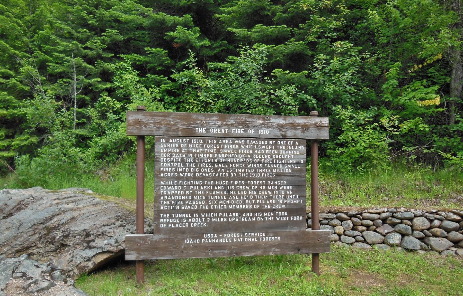 The Great Fire of 1910 Marker (<i>wide view</i>) image. Click for full size.