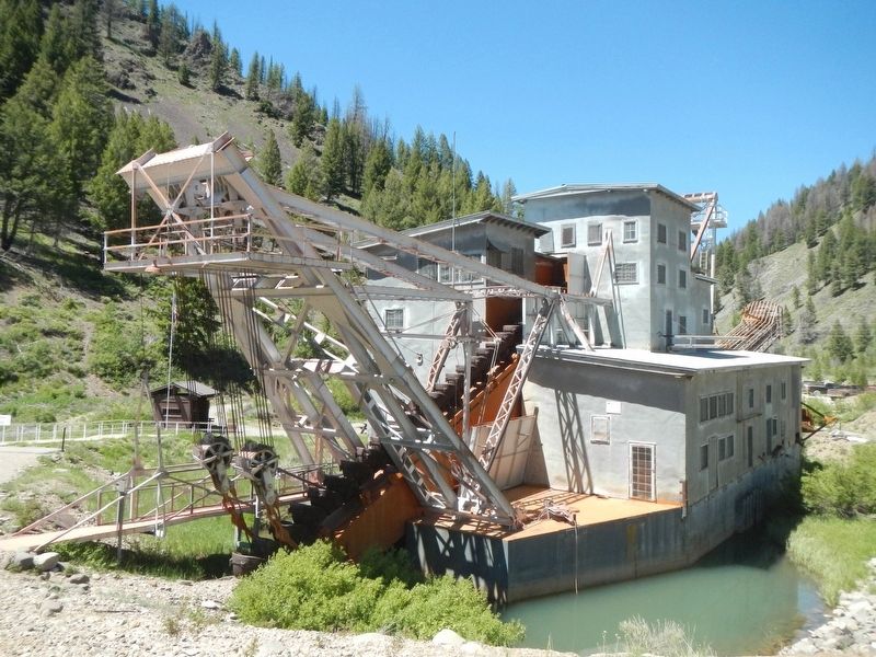Yankee Fork Gold Dredge image. Click for full size.