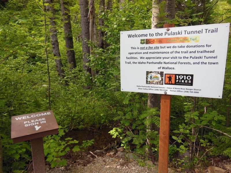 Pulaski Tunnel Trail: sign-in image. Click for full size.