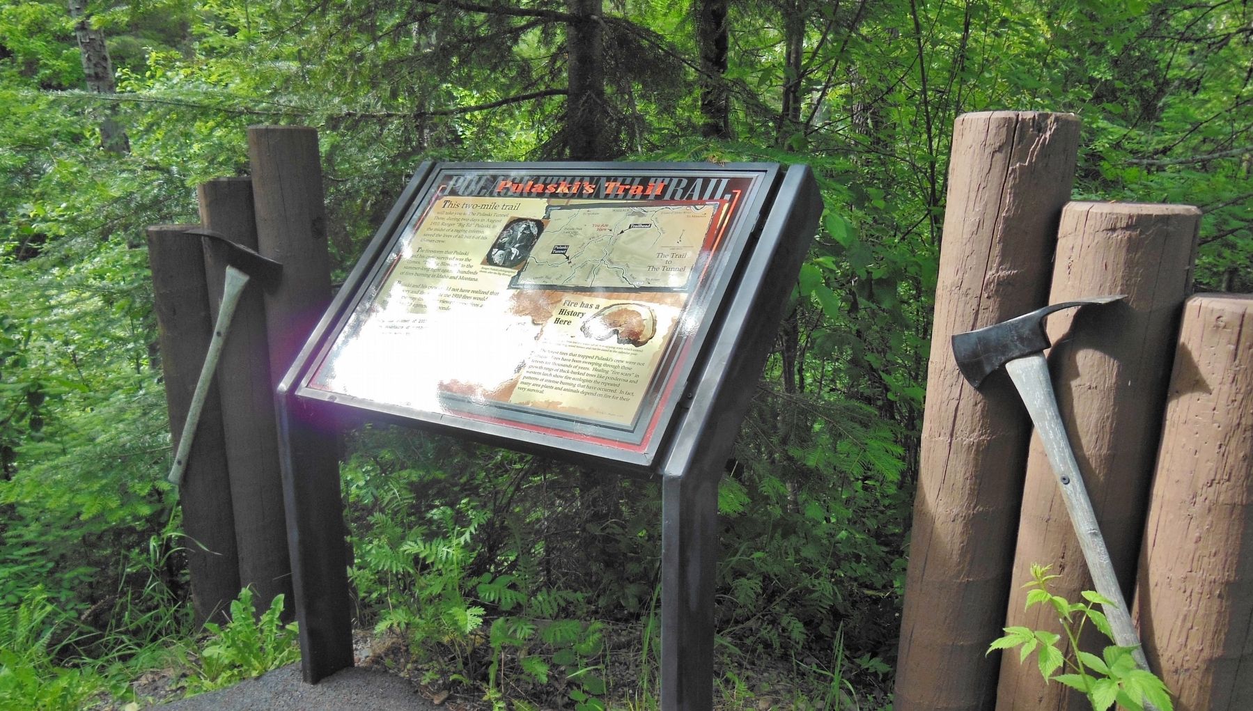 Pulaski's Trail Marker (<i>wide view</i>) image. Click for full size.