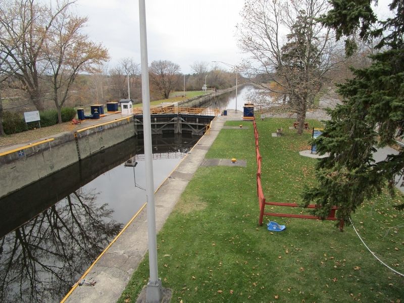 Lock 32 - Westward View image. Click for full size.
