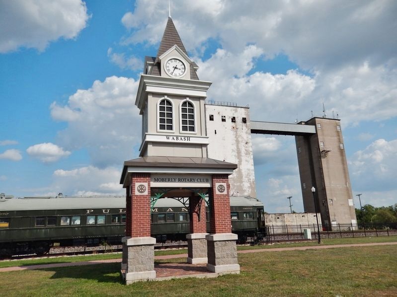 Moberly Railroad Depot Clock Exhibit (<i>near the marker</i>) image. Click for full size.