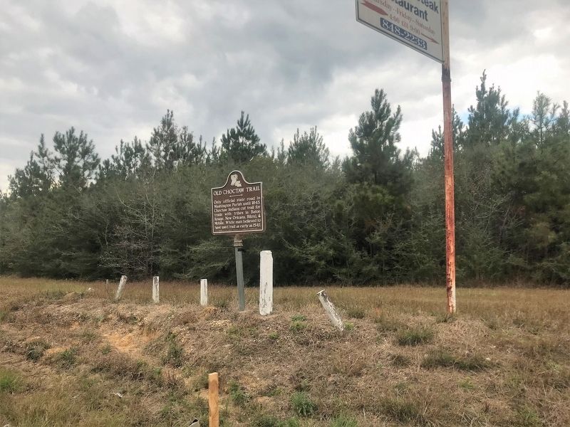 Old Choctaw Trail Marker image. Click for full size.