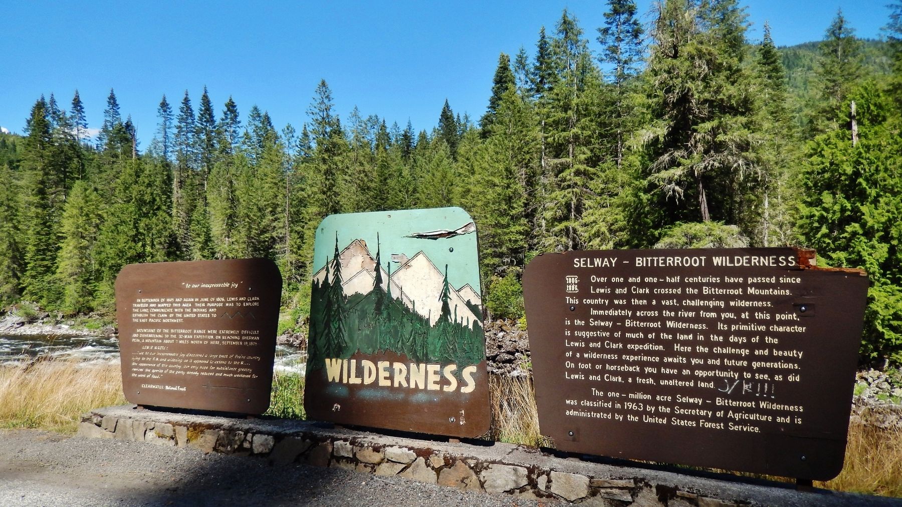 Selway - Bitterroot Wilderness Marker (<i>wide view showing adjacent marker</i>) image. Click for full size.