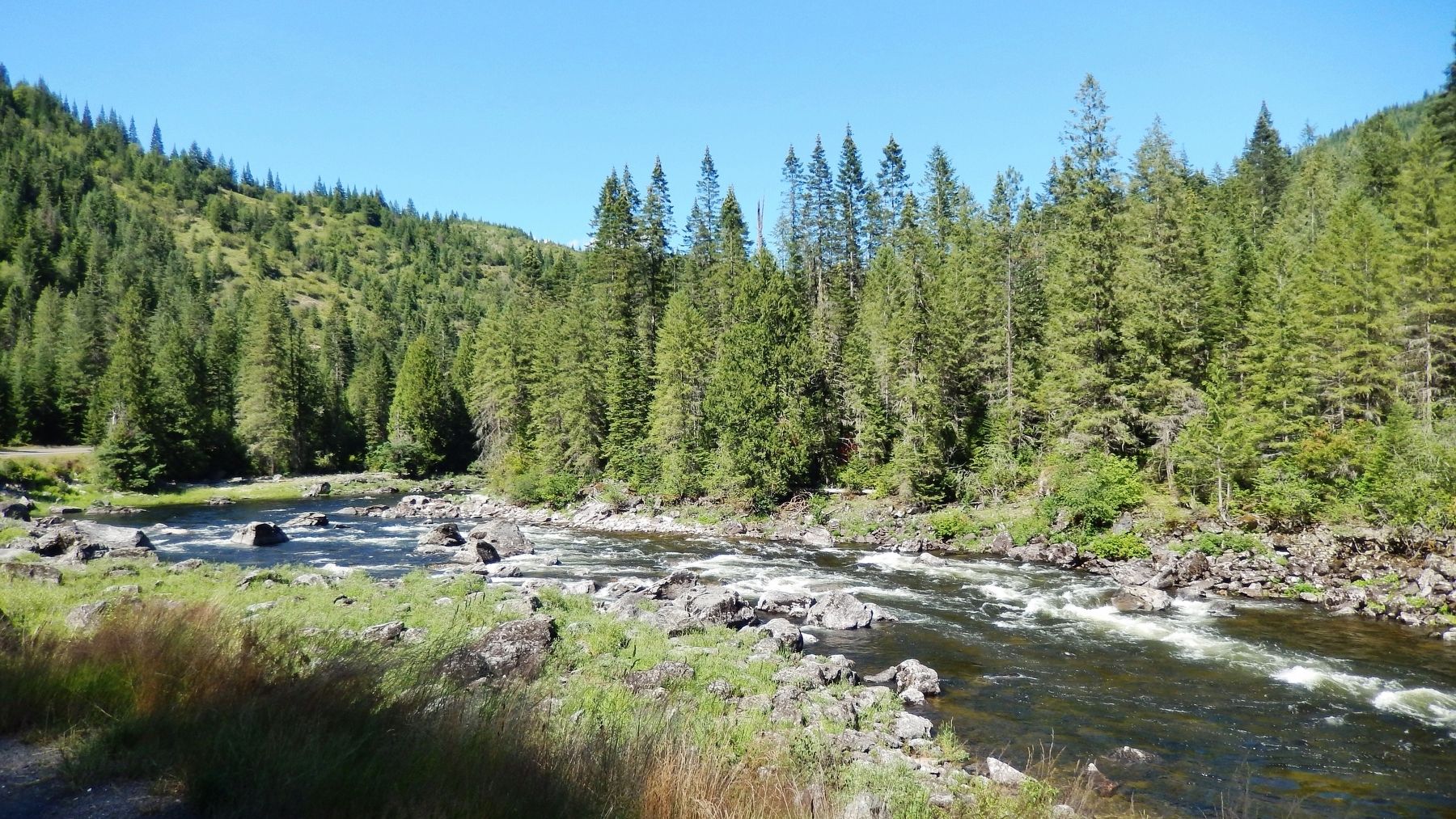 Lochsa River (<i>view north from the marker</i>) image. Click for full size.