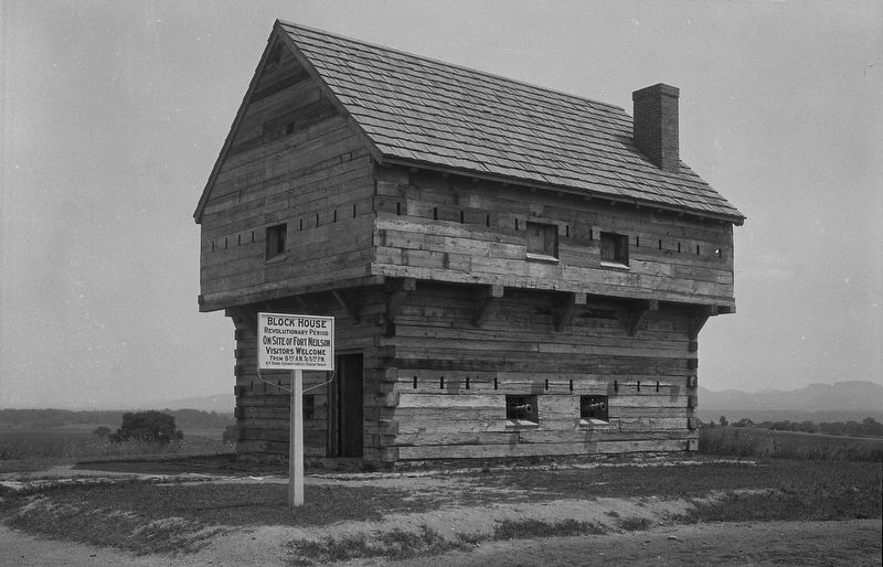 <center>Period blockhouse, Saratoga Battlefield</center> image. Click for full size.
