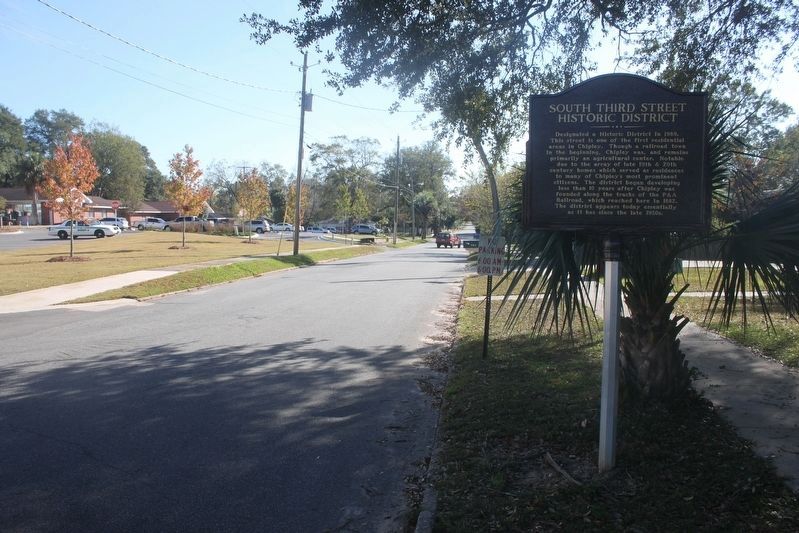 South Third Street Historic District Marker looking south image. Click for full size.