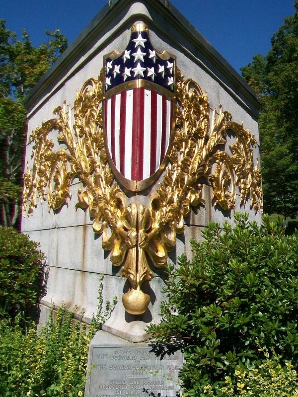 Spanish-American War Memorial and U.S.S. Maine Shield and Scrolls image. Click for full size.