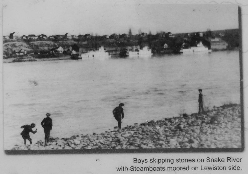 Marker detail: Steamboats on the Snake River image. Click for full size.