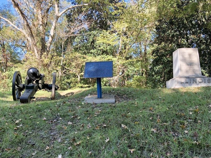 Illinois Battery H, monument on right side. image. Click for full size.