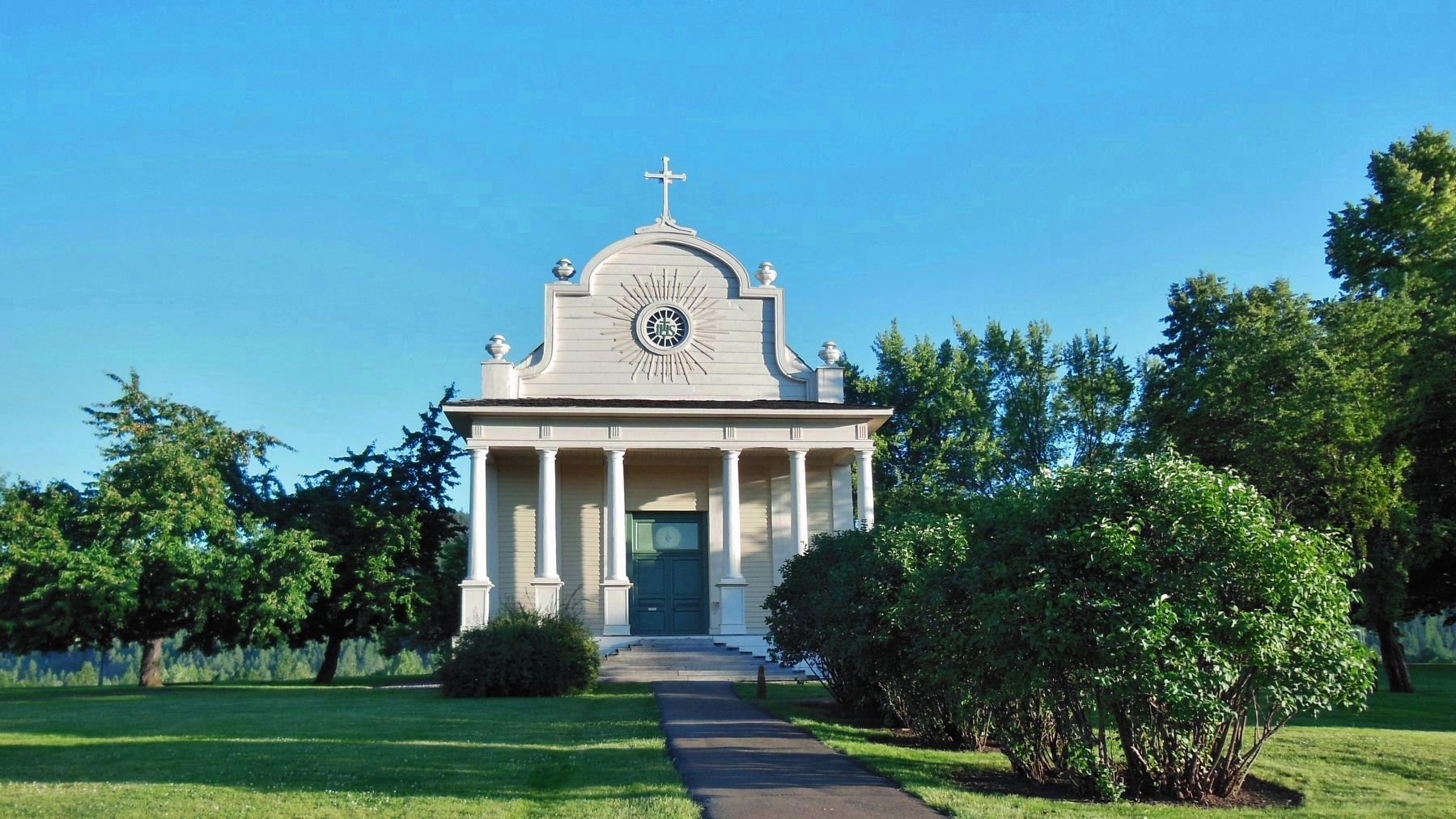 Old Mission of the Sacred Heart (<i>front view</i>) image. Click for full size.