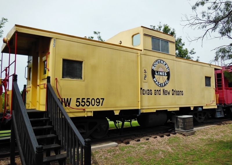 Southern Pacific Logo Caboose image. Click for full size.