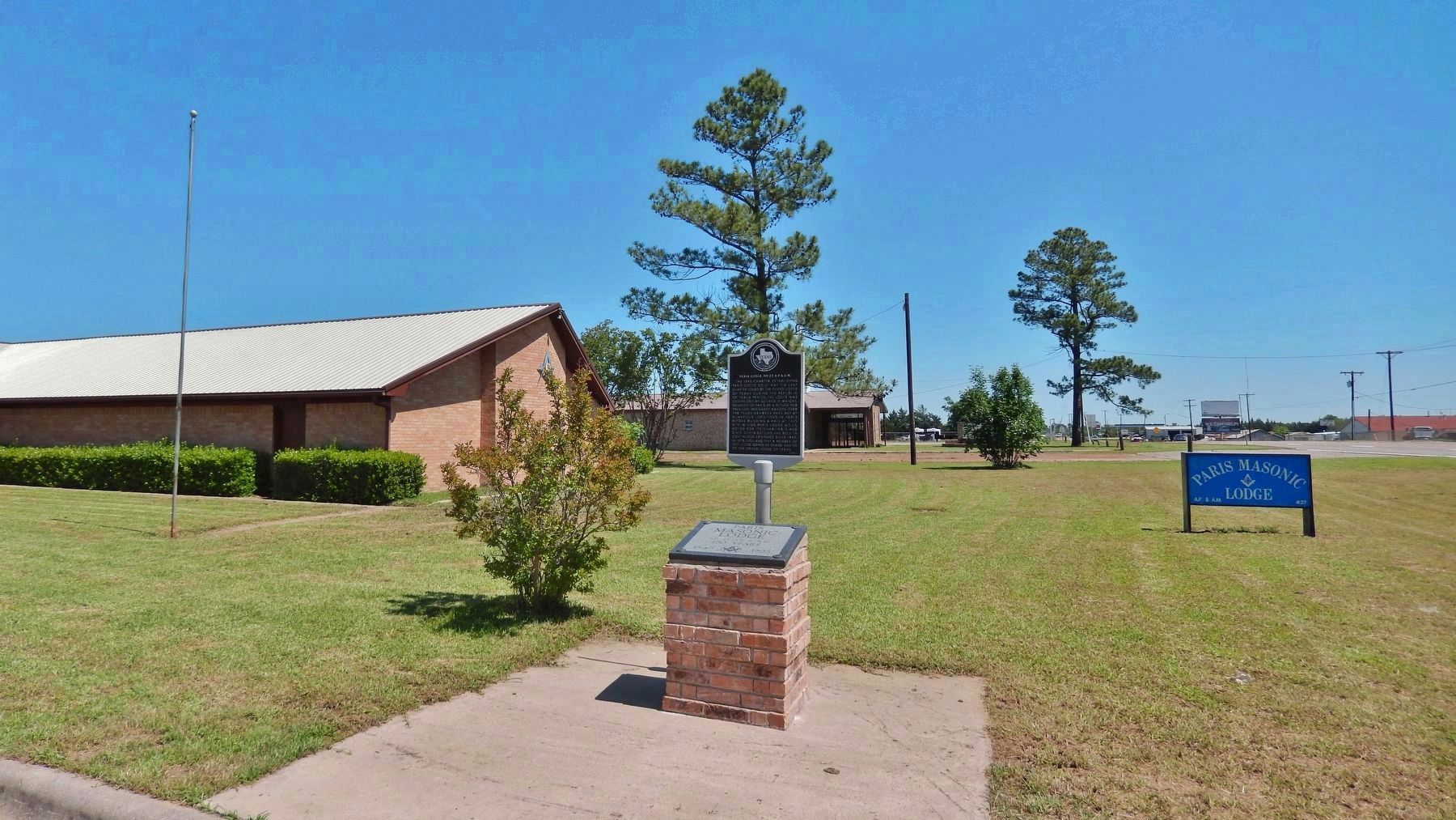 Paris Lodge No. 27, A.F. & A.M. Marker (<i>wide view</i>). Click for full size. Paris Lodge No. 27, A.F. & A.M. Marker (<i>wide view</i>) image. Click for full size.