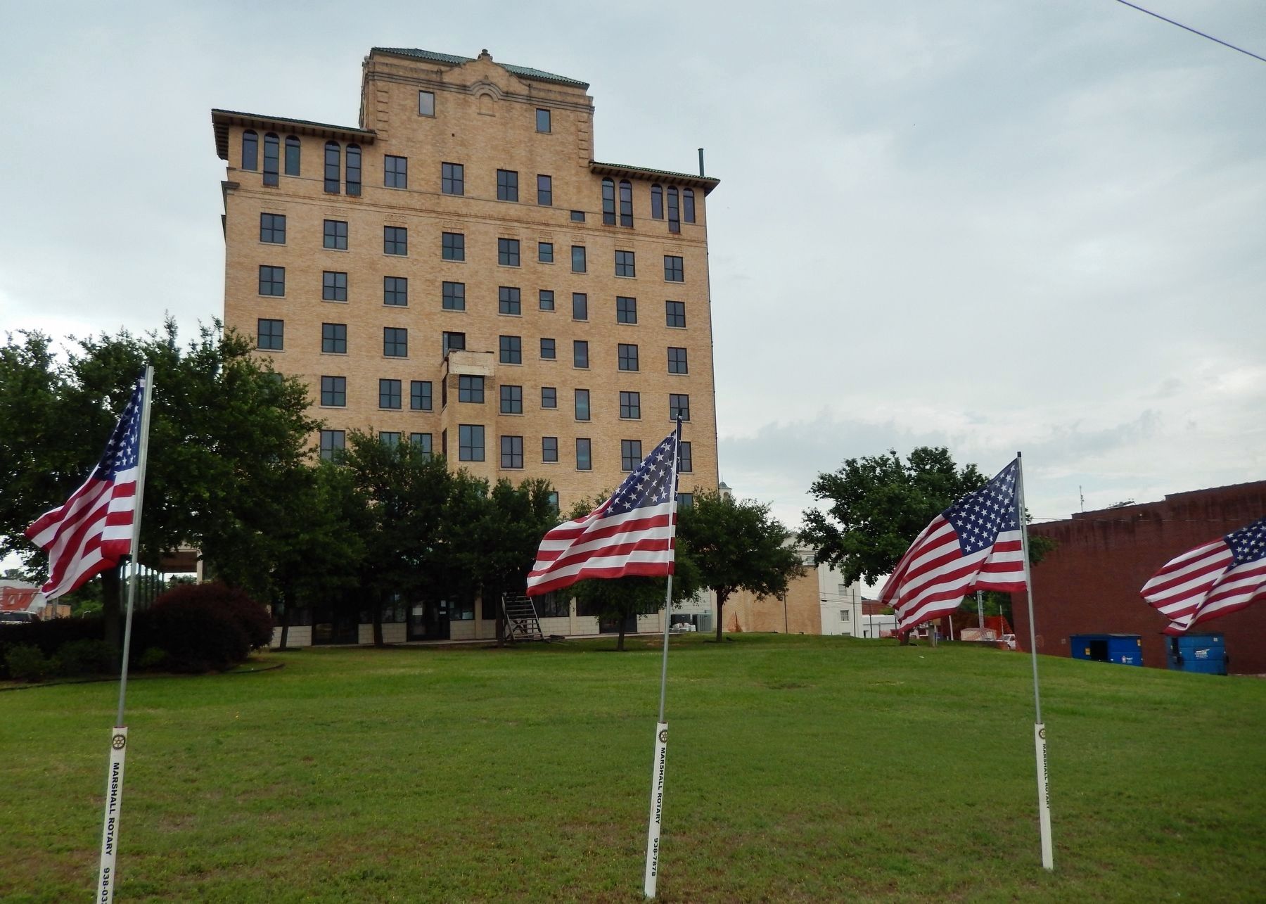 Former Capitol Hotel site (<i>west side of adjacent landmark, Hotel Marshall, in background</i>) image. Click for full size.