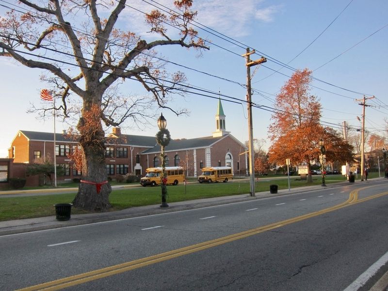 Deer Park Avenue Elementary School and Marker - Wider View. Click for full size. Deer Park Avenue Elementary School and Marker - Wider View image. Click for full size.