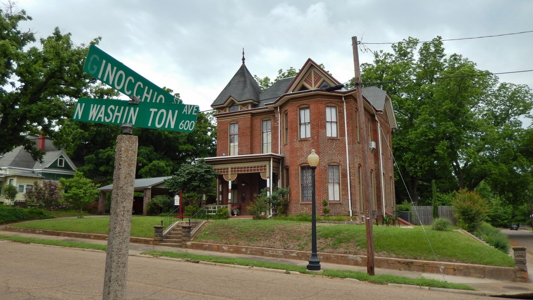 Ginocchio-Cook-Pedison House (<i>wide view</i>). Click for full size. Ginocchio-Cook-Pedison House (<i>wide view</i>) image. Click for full size.