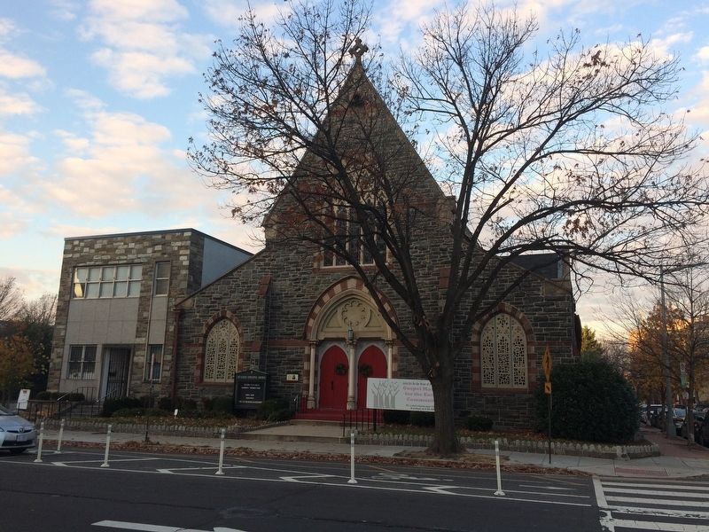 St. Luke's Episcopal Church with marker. Click for full size. St. Luke's Episcopal Church with marker image. Click for full size.
