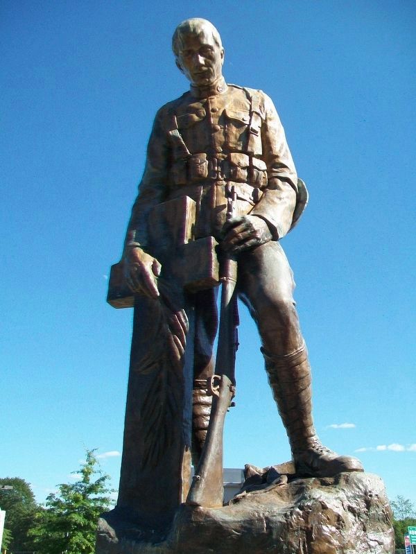 World War I Memorial Statue image. Click for full size.