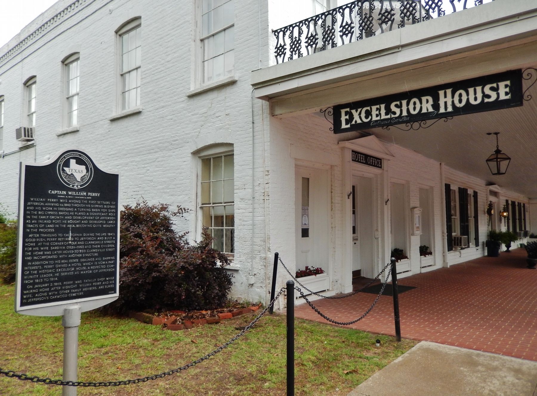 Captain William Perry Marker (<i>wide view showing Excelsior House in background</i>). Click for full size. Captain William Perry Marker (<i>wide view showing Excelsior House in background</i>) image. Click for full size.