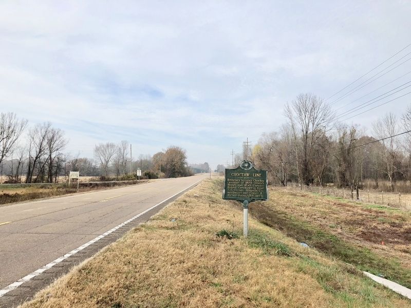 Choctaw Line marker looking west towards Lindsey Road. image. Click for full size.