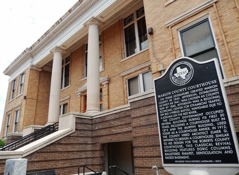 Marion County Courthouse Marker (<i>wide view</i>). Click for full size. Marion County Courthouse Marker (<i>wide view</i>) image. Click for full size.