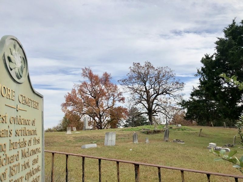 McLemore Cemetery image. Click for full size.
