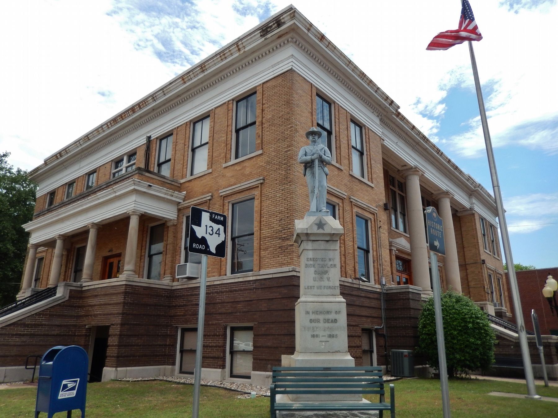 Marion County Courthouse image. Click for full size.